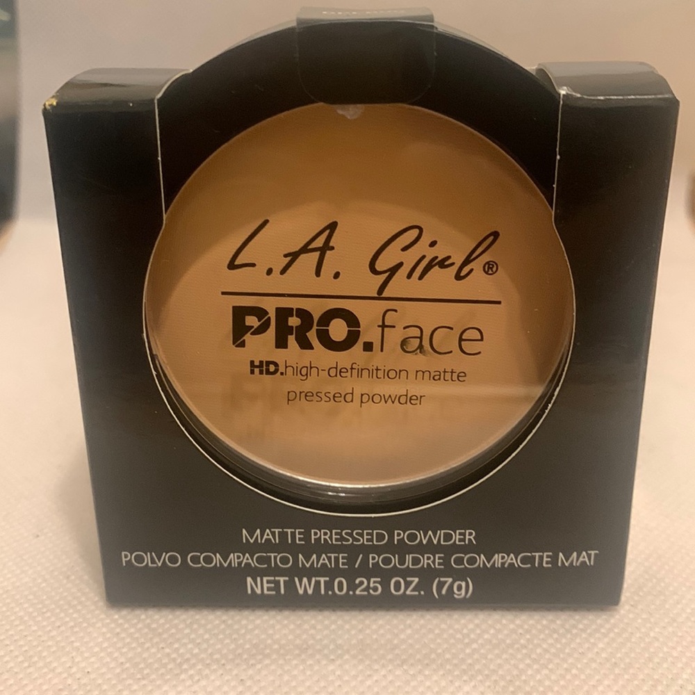 L.A. Girl pro face HD PRESSED powder soft honey new. Matte